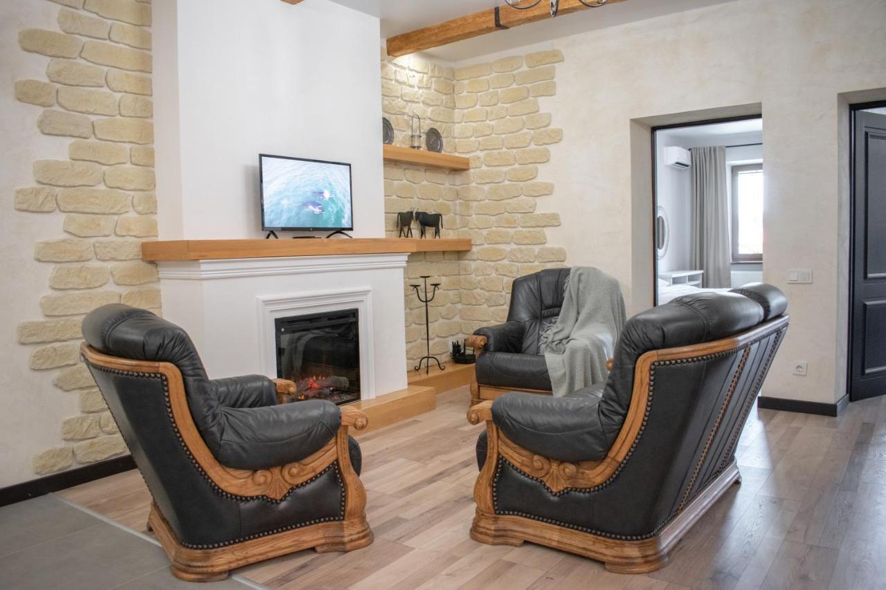 Гетьманські Палати , Старе Місто, 2 Спальні, Балкон-Тераса , 85 М Кв Kamianets-Podilskyi Exterior foto